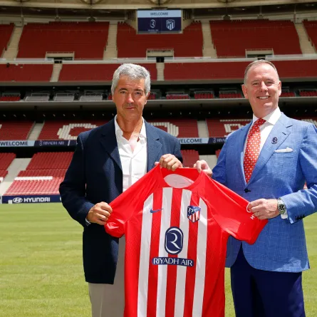 طيران الرياض الراعي الرسمي وشريك الطيران لنادي أتلتيكو مدريد الإسباني - الصورة من حساب نادي أتلتيكو على منصة إكس "تويتر سابقا"