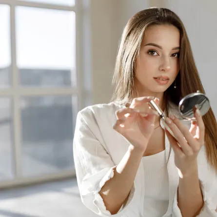 مكياج ناعم - الصورة من Freepik 