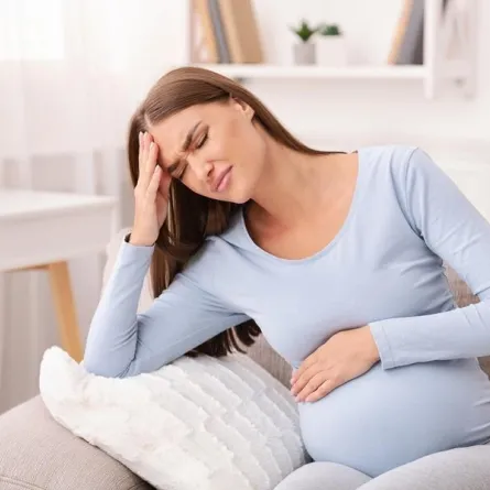 ألم بالبطن وشعور بالإعياء من أعراض القولون