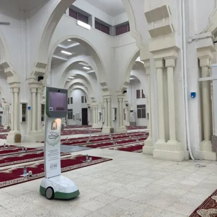 عبر روبوت توجيهي.. تسخير الذكاء الاصطناعي لخدمة قاصدي المسجد الحرام