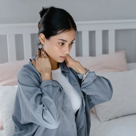 آلام الرقبة (المصدر: pexels)