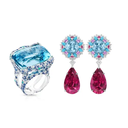 مجوهرات مزينة بأحجار كريمة كبيرة الحجم تحبس الأنفاس