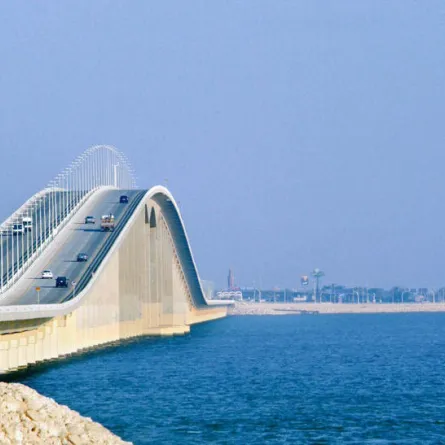 جسر الملك فهد: 3 خطوات لعبور الجسر عبر خدمة الرمز السريع