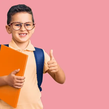 صورة لطفل في المدرسة