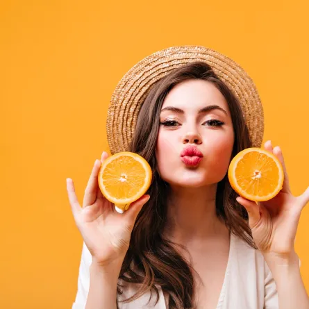 العناية بالبشرة بالفيتامين سي- الصورة من Freepik 