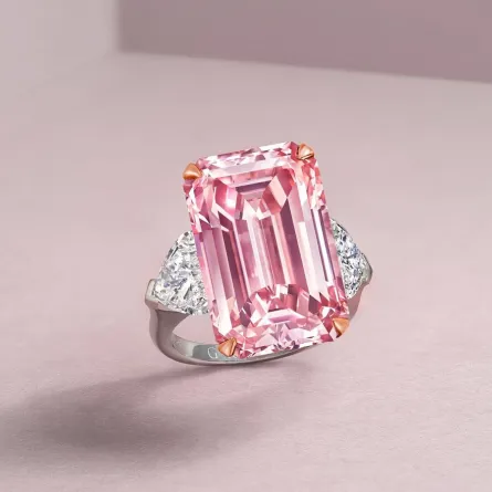 أندر أنواع الألماس وأثمنها.. خواتم مرصعة بالألماس الوردي! خاتم من غراف