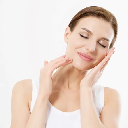  خطوات روتين العناية بالبشرة صباحاً