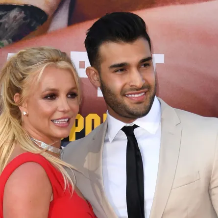 بريتني سبيرز وسام أصغري ( Britney Spears and Sam Asghari). مصدر الصورة: VALERIE MACON / AFP