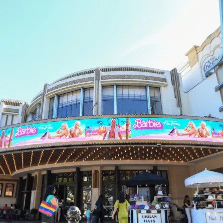 عرض فيلم باربي Barbie في لوس أنجلوس ( مصدر الصورة: VALERIE MACON / AFP)   