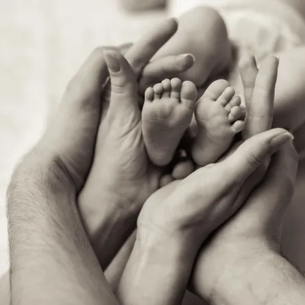 صورة تعبيرية عن حماية المولود