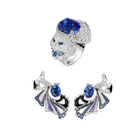 موديلات مجوهرات فخمة مرصعة بالأحجار الكريمة الزرقاء موضة صيف 2023