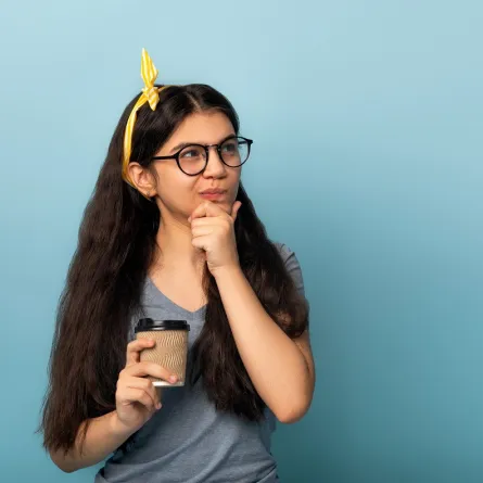 صورة لفتاة مراهقة