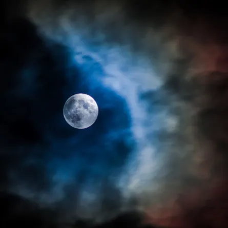 القمر الأزرق العملاق.. العالم يترقب مشهدا نادرا بعد غد الأربعاء