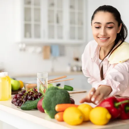 ما هي الطرق والاساليب لتقوية مناعة جسمكِ قبل حلول فصل الخريف؟ (المصدر: Shutterstock)