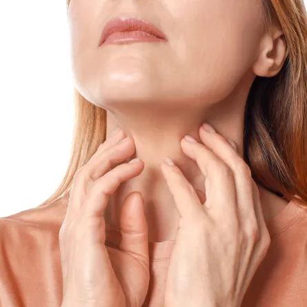 أعراض سرطان الغدد اللمفاوية في الرقبة واضحة..انتبهي لها وباشري العلاج (المصدر: Adobe.Stock)