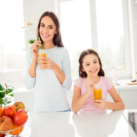 صورة لأم مع طفلتها