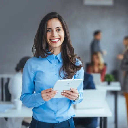 أبرز الفروقات المتعددة بين إدارة الأعمال وإدارة المشاريع (الصورة من shutterstock)