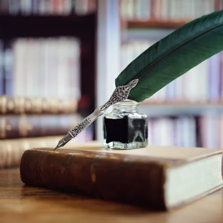 أنواع القصائد في الشعر العربي وكيف واكبت الحداثة -Shutterstock