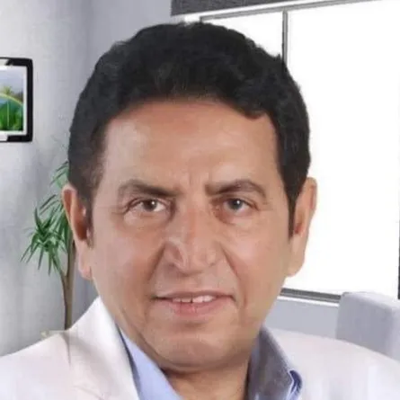 الشاعر الراحل كريم العراقي- الصورة من حسابه على فيسبوك