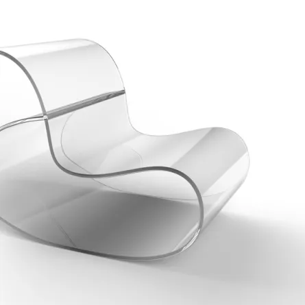 تصميم مميز لكرسي من مادة الأكريليك