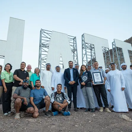 "لوحة حتّا" تدخل موسوعة غينيس للأرقام القياسية. الصورة من wam