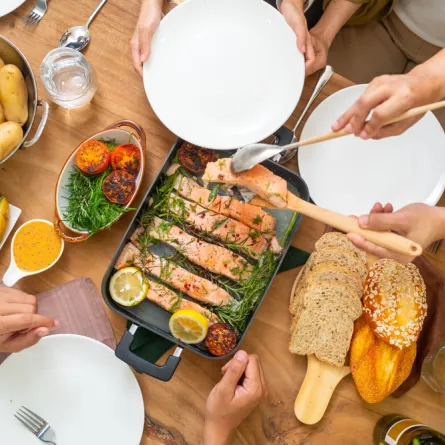 إتيكيت رفض الطعام في الدعوات إلى المآدب المنزلية