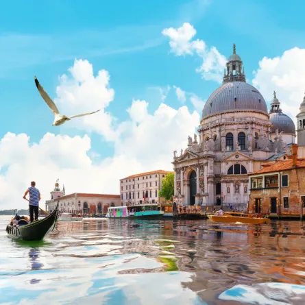 فينيسيا هي واحدة من أكثر المدن شعبية للسياحة في العالم