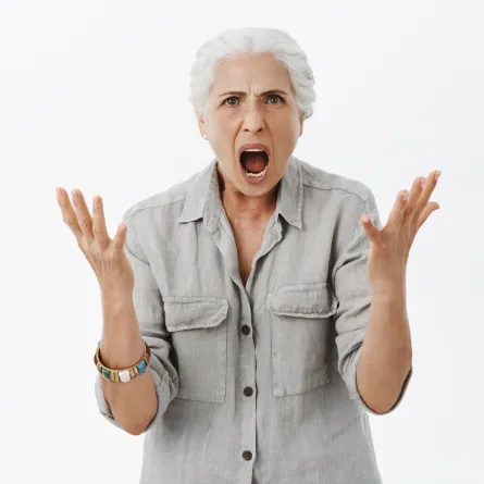 العصبية الزائدة عند كبار السن.. كيف يُمكن التعامل معها؟ (المصدر: Freepik)