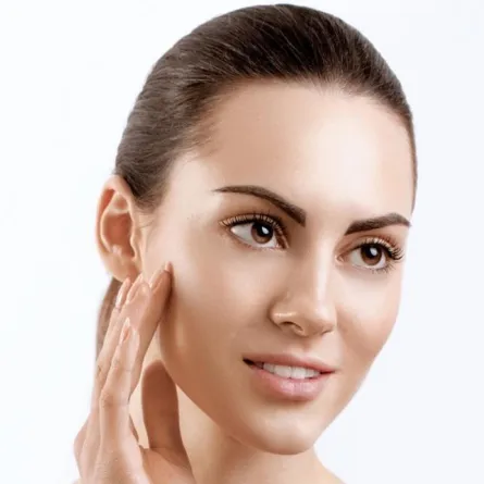 يفيد ماسك النشا والذرة في علاج مشكلات البشرة (المصدر: shutterstock)