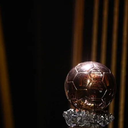 The Ballon d'Or trophy is displaced during The Ballon d'Or France Football award ceremony . (Photo by FRANCK FIFE / AFP)