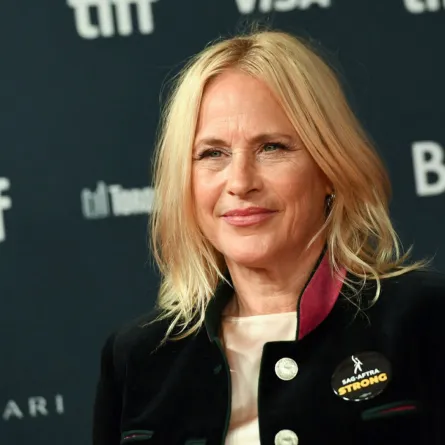 الممثلة الأمريكية باتريشيا أركيت (US actress Patricia Arquette). مصدر الصورة:  VALERIE MACON / AFP