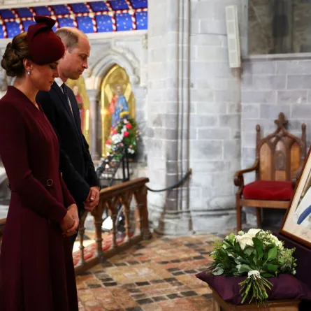 الأمير ويليام وكيت ميدلتون (Prince William and Catherine). مصدر الصورة: TOBY MELVILLE / POOL / AFP