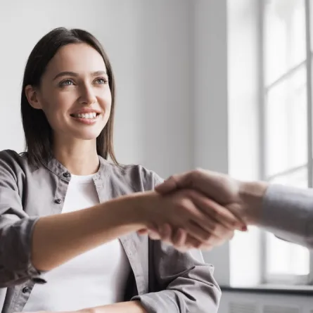 إتيكيت مناداة الأشخاص بألقابهم