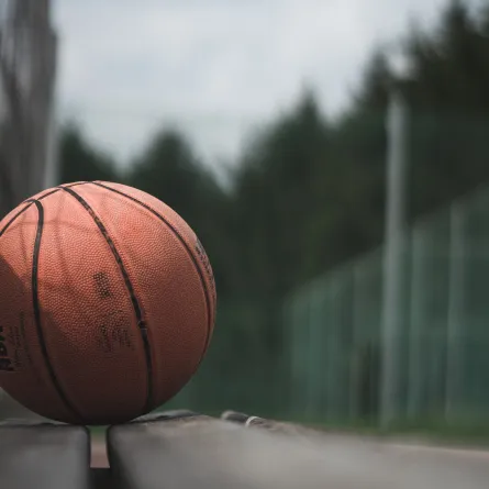 دبي مقرا لمباريات فريق وولفز الليتواني. الصورة من موقع unsplash by  Marcel Schreiber