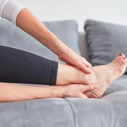 احتباس الماء والقصور الوريدي: علاجات طبيعية فعالة جداً وسهلة (المصدر: Shutterstock)