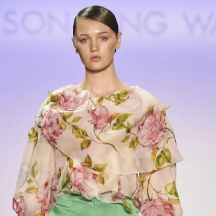 بنطال ساتان عصري من Son Jung Wan- (مصدر الصورة: Launchmetrics/Spotlight ©)