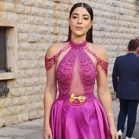 إطلالة ملكة جمال لبنان السابقة والممثلة والمذيعة رهف عبدالله- (الصورة خاصة بـ«سيدتي».. تصوير: باسكال مجدلاني)