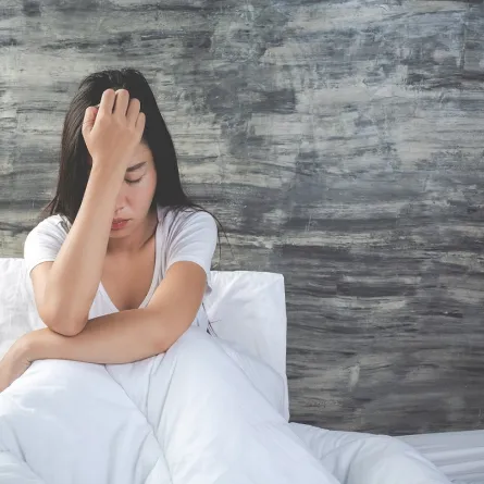 صورة لامرأة تشعر بالتعب