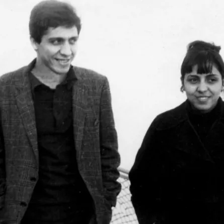 منير راضي مع شقيقته عفاف راضي - الصورة من أرشيف المحرر