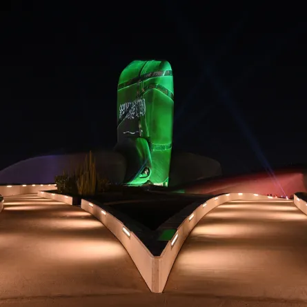 إثراء تتوشح بالأخضر- صورة من العلاقات العامة