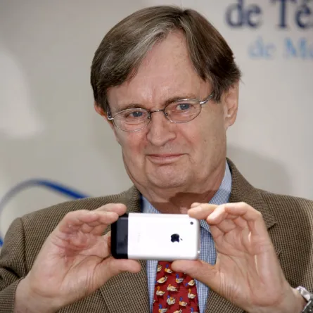 ديفيد ماكالوم (David Mccallum). مصدر الصورة:  VALERY HACHE / AFP