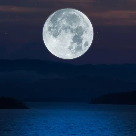 صورة تعبر عن جمال القمر