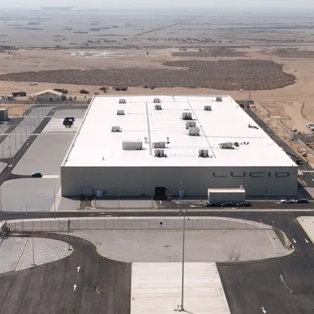 لوسيد تحقق إنجازا تاريخيا بافتتاح أول مصنع للسيارات في السعودية