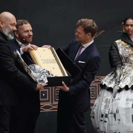 المصممون السعوديون إلى العالمية بدعم من «هيئة الأزياء»