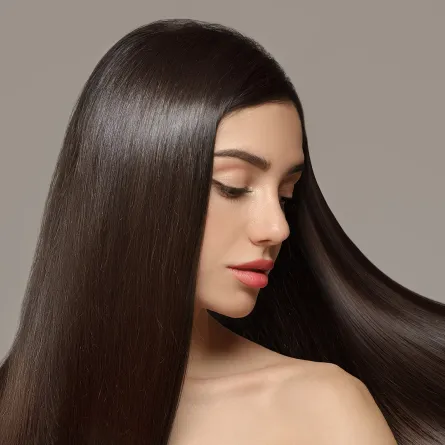 ماسك القهوة وزيت جوز الهند للشعر.. فوائده وطريقة تحضيره - الصورة من Shutterstock 