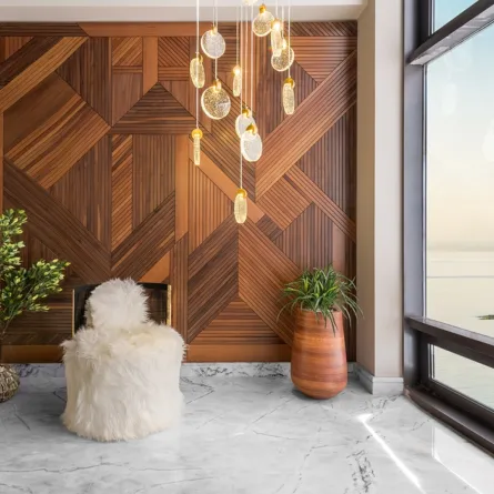 مادة بديل الخشب تميز الديكور (الصورة من shutterstock)