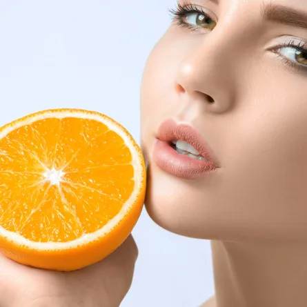 فيتامين سي للبشرة- الصورة من Freepik 