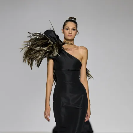 فساتين خطوبة بقصة حورية البحر لعروس 2024 من سيليا كريثاريوتي Celia Kritharioti 