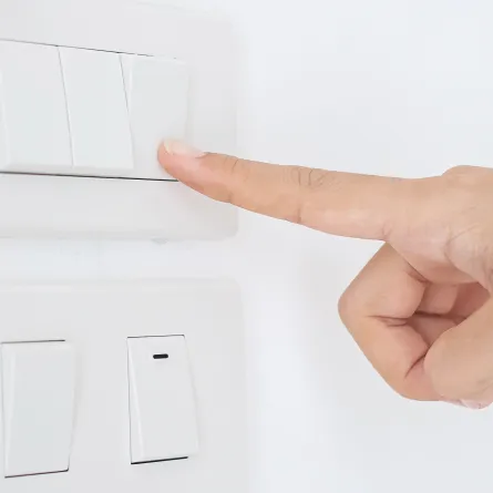 طرق متبعة في تنظيف مفاتيح الإضاءة