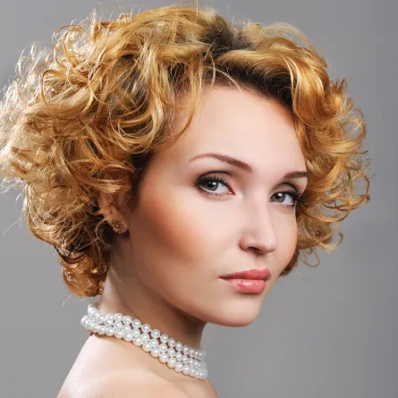 قصات شعر قصيرة للشعر الخفيف